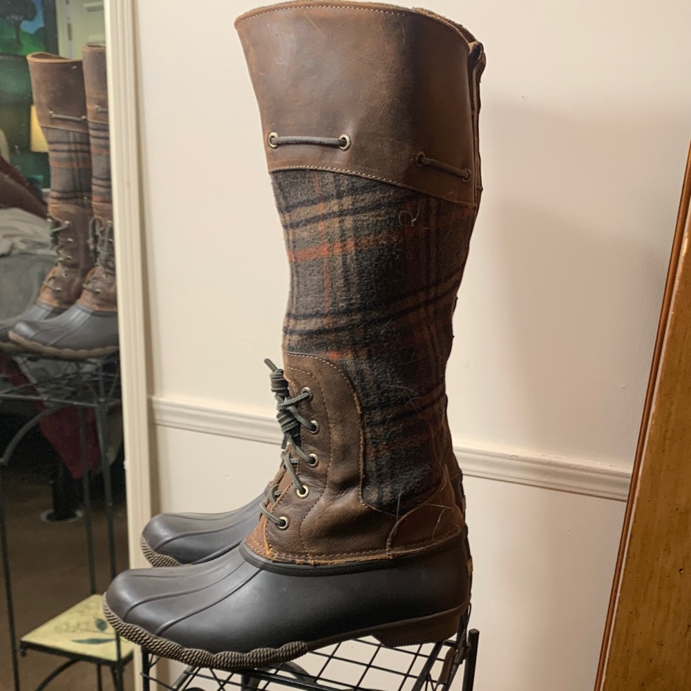 Sperry women’s Leather and Plaid Tall Boots. THESE ARE NOT MEN’s!!